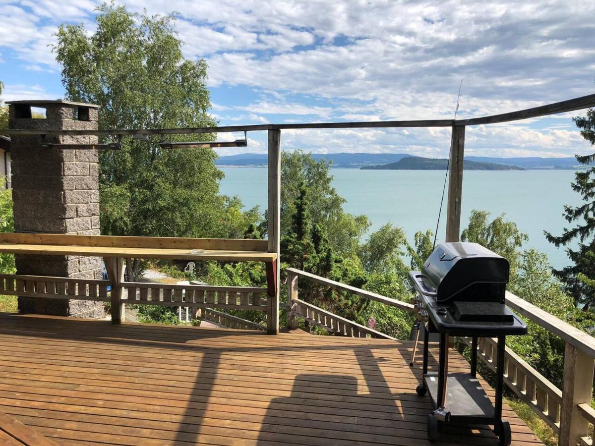 Beautiful 3 Bed Cottage In Ytteroy With Seaview Екстер'єр фото